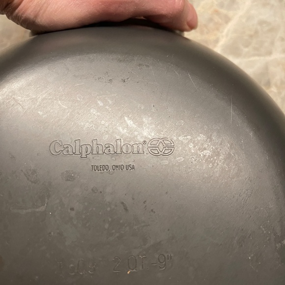 Calphalon Pan 2 QT 9"  Skillet Sauté Pot Fry Omlette No Lid - Picture 2 of 2